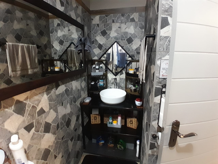 To Let 2 Bedroom Property for Rent in Kathu Northern Cape